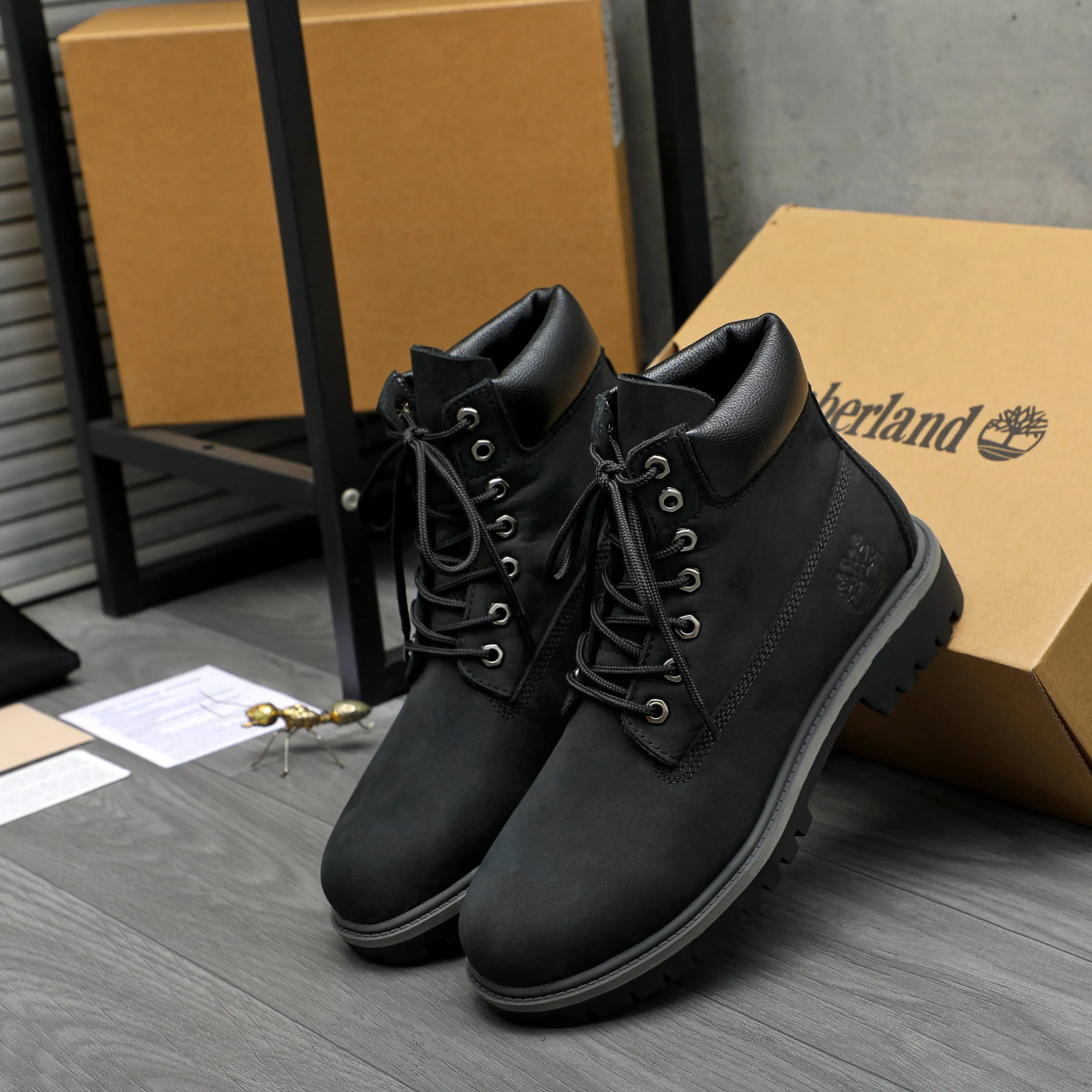 Men's shoes 💰p480 Product trademark: LV "Louis Vuitton" business lace-up high-top men's shoes Regular size: 38-44 Product material: Selected frosted cowhide upper, leather lining, original rubber outsole